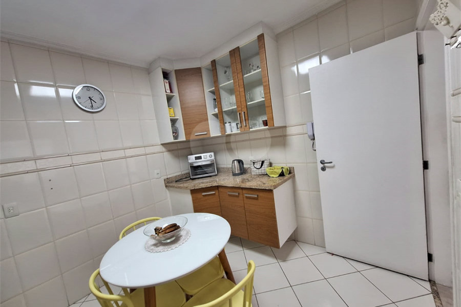 Casa à venda com 3 quartos, sendo 1 suíte, no condomínio Villaggio Tronchim, São Paulo - SP