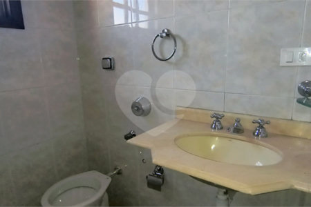 Sobrado à venda com 3 quartos, sendo 2 suítes, em Jardim Ivana, São Paulo, SP