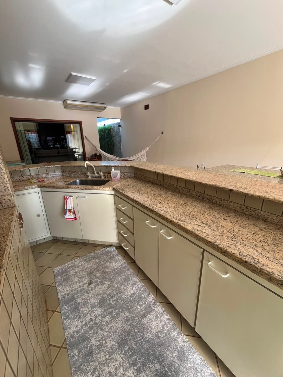 Casa à venda com 3 quartos, sendo 1 suíte,  em Santos Dumont, Três Lagoas, MS