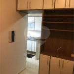 VENDE-SE STUDIO MOBILIADO CENTRO DE SÃO CARLOS.