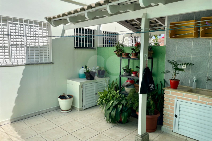 Sobrado à venda com 3 quartos, sendo 1 suíte, em Vila Paiva, São Paulo, SP