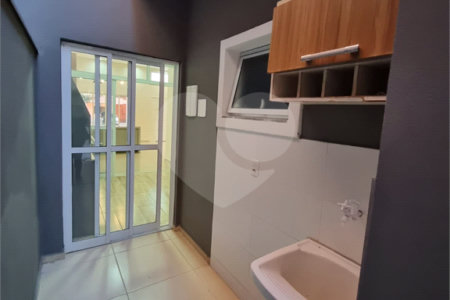 Casa à venda com 3 quartos, sendo 1 suíte, no condomínio Horto Florestal Villagio, Sorocaba - SP