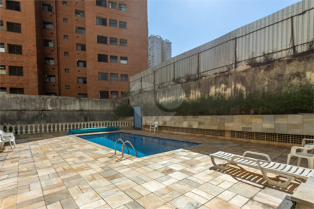 Apartamento à venda com 3 quartos, sendo 1 suíte, em Santo Amaro, São Paulo, SP