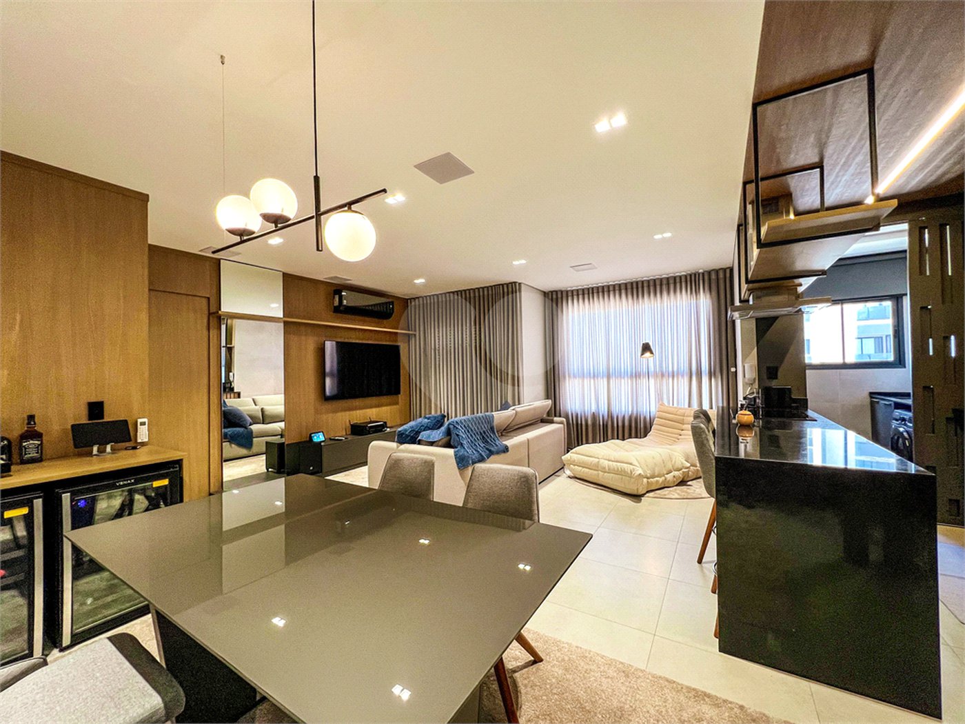 Apartamento à venda com 2 quartos, sendo 1 suíte,  em Despraiado, Cuiabá, MT