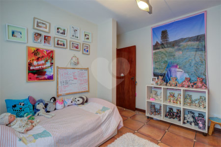 Casa de Vila à venda com 4 quartos, sendo 2 suítes,  em Jardim Marajoara, São Paulo, SP