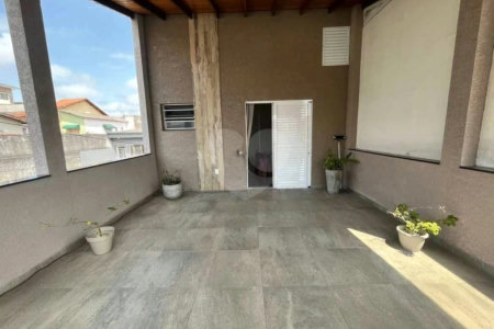 Sobrado à venda com 3 quartos, sendo 1 suíte,  em Vila Nova Cintra, Mogi das Cruzes, SP