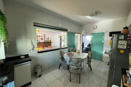 Casa à venda com 3 suítes no Centro, Balsas, MA