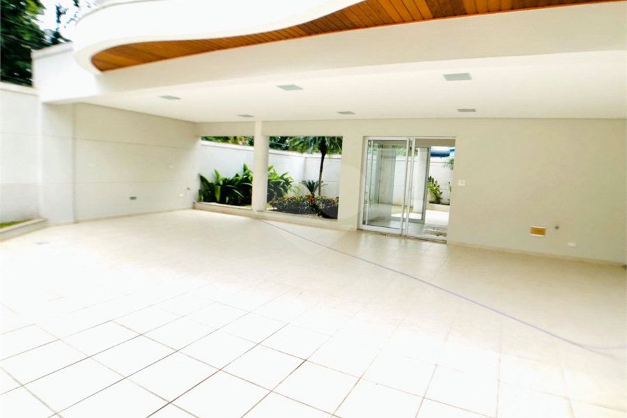 Casa à venda com 3 suítes em Tremembé, São Paulo, SP