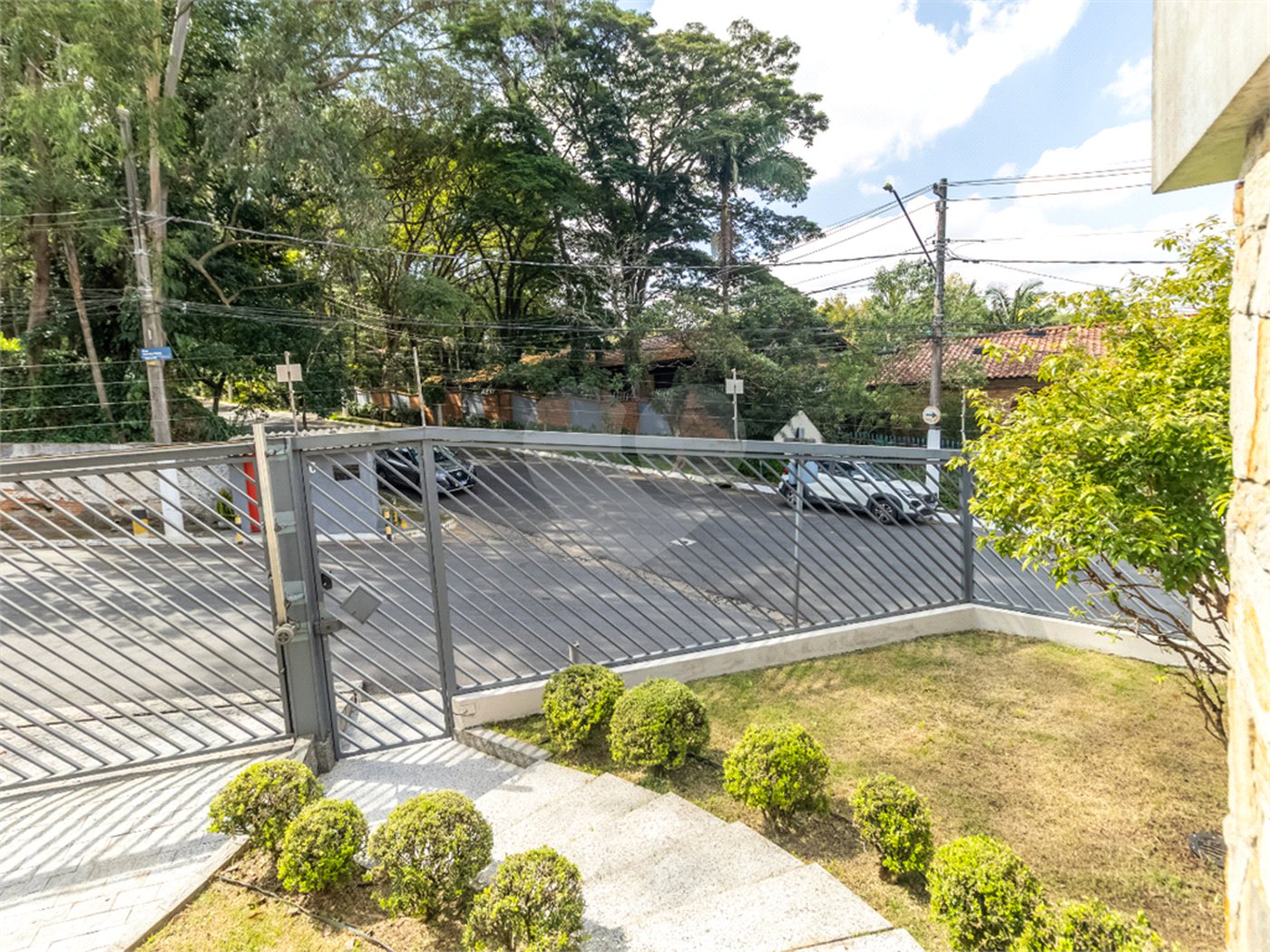 Casa à venda com 4 quartos, sendo 2 suítes, em Jardim Marajoara, São Paulo, SP
