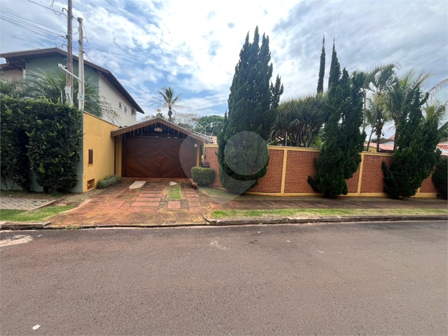 Casa à venda com 3 quartos, sendo 1 suíte, em Parque Santa Marta, São Carlos, SP