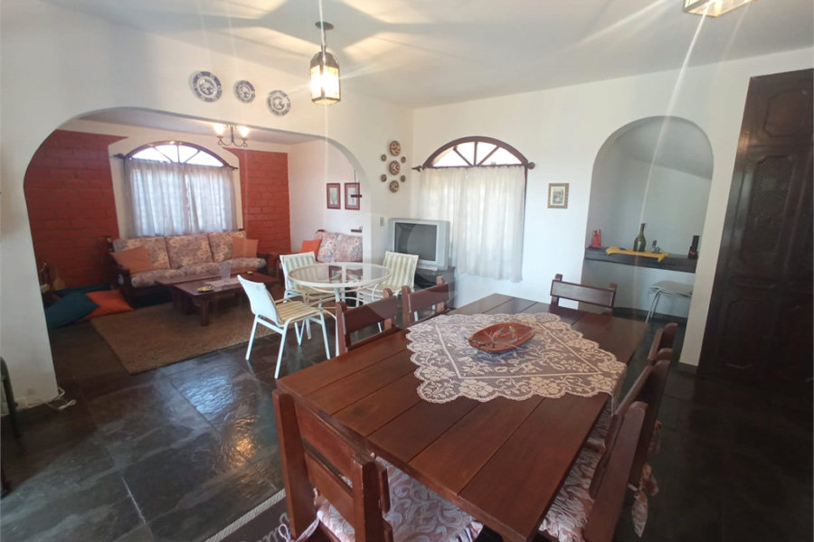 Casa à venda com 4 quartos, sendo 1 suíte, no condomínio Alpes da Cantareira, Mairiporã - SP