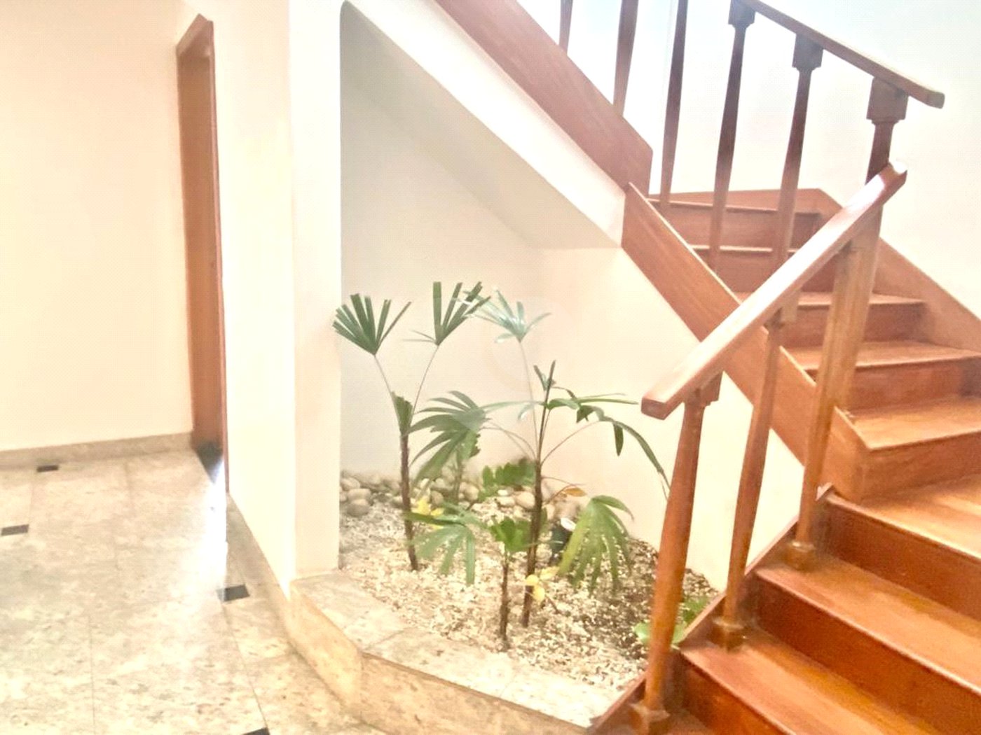 Casa à venda com 5 quartos, sendo 2 suítes, em Indianópolis, São Paulo, SP
