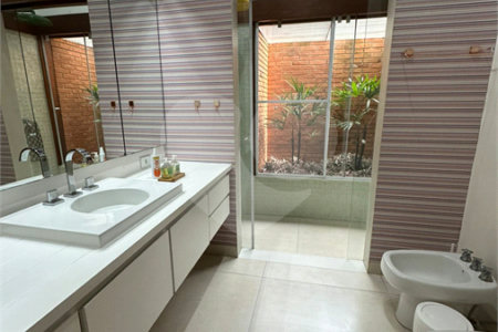Casa à venda com 4 quartos, sendo 2 suítes,  no condomínio Chacara Marques, Santana de Parnaíba - SP