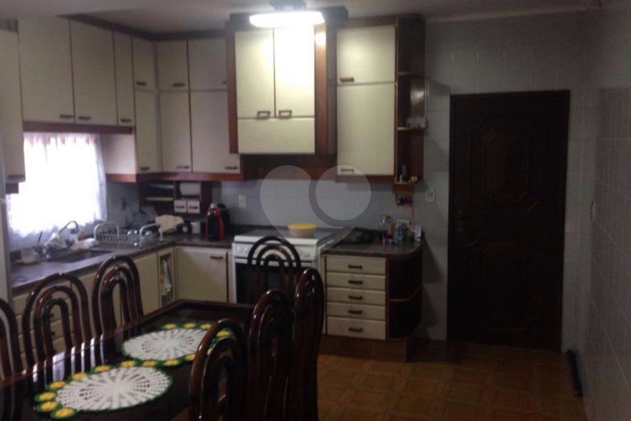 Sobrado à venda com 4 quartos, sendo 1 suíte,  em Jardim Aricanduva, São Paulo, SP