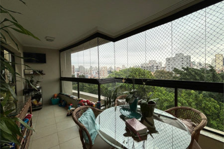 Apartamento à venda com 3 suítes em Vila Paulicéia, São Paulo, SP