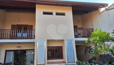 Sobrado à venda com 3 quartos, sendo 1 suíte,  em Jardim Saira, Sorocaba, SP