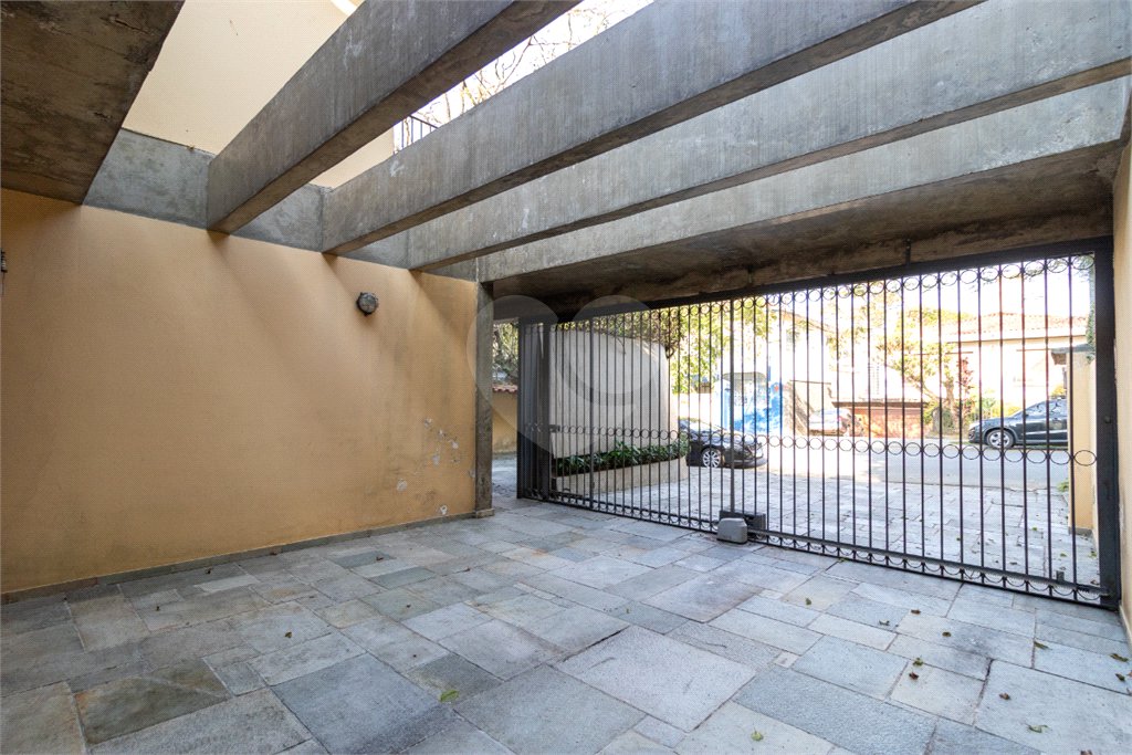 Casa à venda com 4 quartos, sendo 1 suíte, em Campo Belo, São Paulo, SP