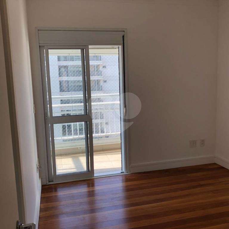 Apartamento à venda com 3 suítes em Vila Suzana, São Paulo, SP