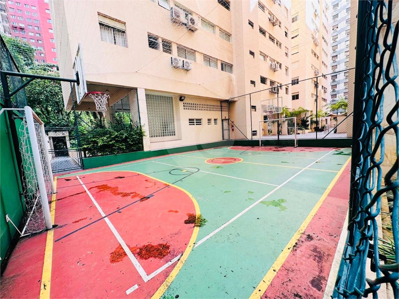 Apartamento à venda ou para alugar com 4 quartos, sendo 1 suíte, em Itaim Bibi, São Paulo, SP