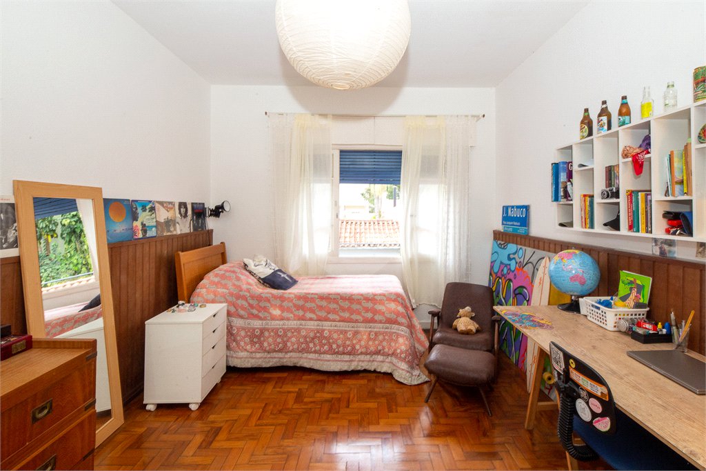 Casa à venda com 3 quartos, sendo 1 suíte, em Alto da Boa Vista, São Paulo, SP