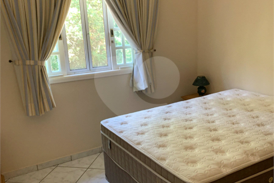 Casa à venda com 5 quartos, sendo 2 suítes, no condomínio Capela do Barreiro, Itatiba - SP