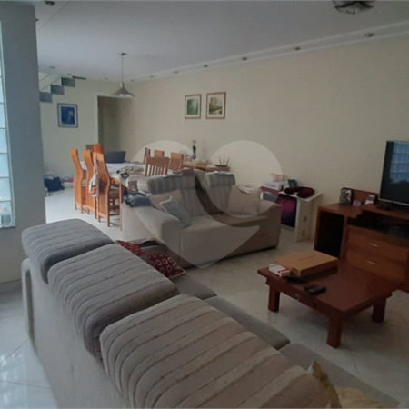 Sobrado à venda com 4 quartos, sendo 1 suíte, em Vila Lúcia, São Paulo, SP