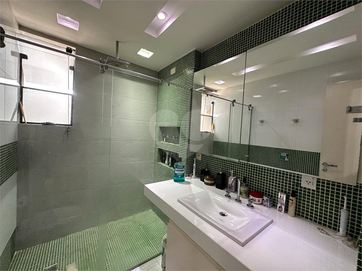 Apartamento à venda ou para alugar com 4 quartos, sendo 1 suíte, no Centro, Mogi das Cruzes, SP