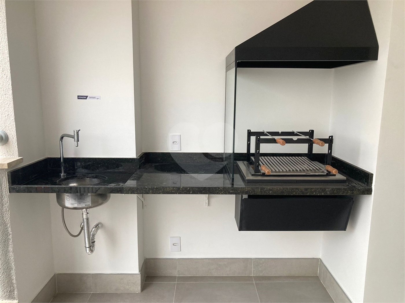 Apartamento à venda com 2 quartos, sendo 1 suíte,  em Vila Dom Pedro I, São Paulo, SP