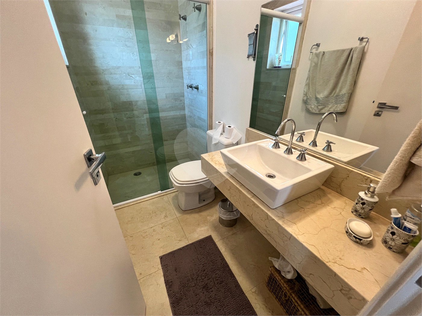 Casa à venda com 3 suítes no condomínio Quinta de Santo Antônio, São Paulo - SP