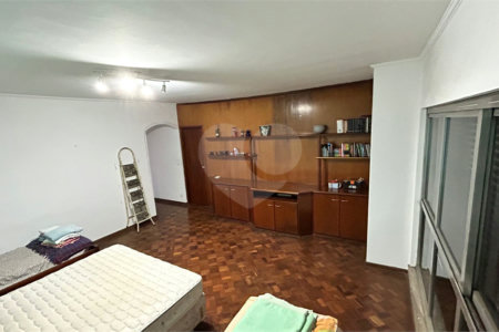 Sobrado à venda com 6 quartos, sendo 1 suíte,  em Sumarezinho, São Paulo, SP