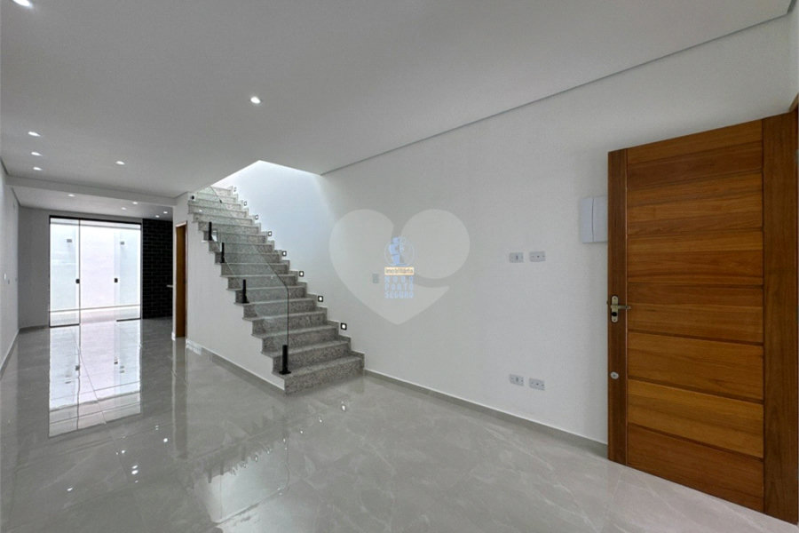 Sobrado à venda com 3 quartos, sendo 1 suíte, em Parada Inglesa, São Paulo, SP