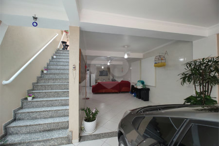 Sobrado à venda com 3 quartos, sendo 1 suíte, em Jardim Pinheiros, São Paulo, SP