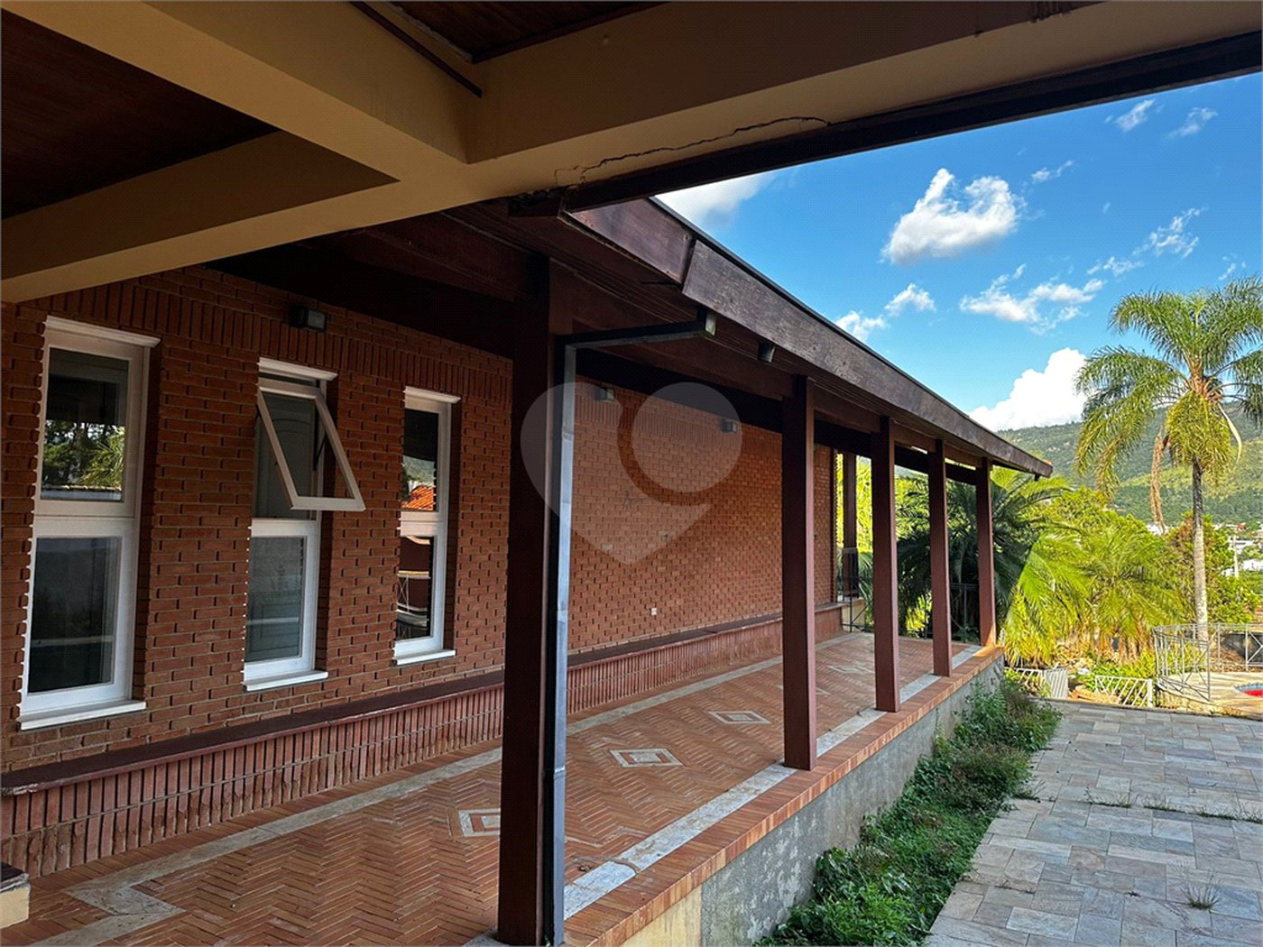 Casa à venda com 4 suítes em Vila Petrópolis, Atibaia, SP