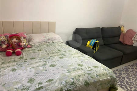Casa Térrea à venda com 3 quartos em Vila Nivi, São Paulo, SP