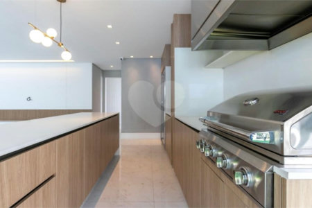 Casa à venda com 4 suítes no condomínio Hípica Garden, São Paulo - SP