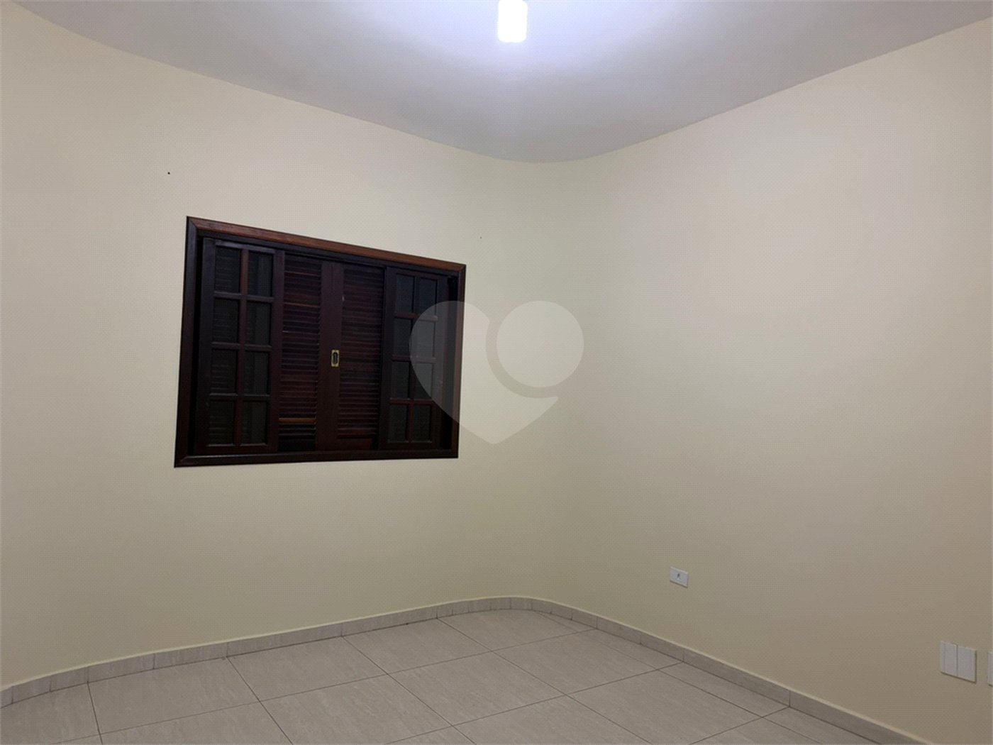Casa à venda com 3 quartos, sendo 1 suíte, em Chácara Primavera, Suzano, SP