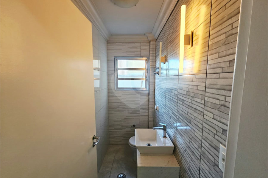 Sobrado à venda com 4 quartos, sendo 1 suíte, em Vila Guilherme, São Paulo, SP