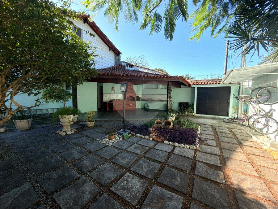 Casa em condomínio à venda com 2 suítes em Palmeiras, Cabo Frio, RJ