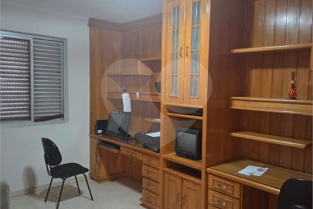 Sobrado à venda com 4 quartos, sendo 1 suíte, em Vila Graciosa, São Paulo, SP