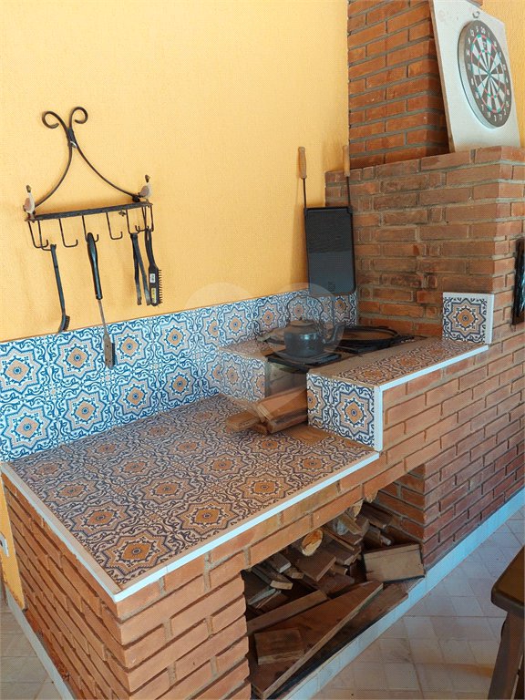 Casa à venda ou para alugar com 5 quartos, sendo 1 suíte, em Cumbari, Mairiporã, SP