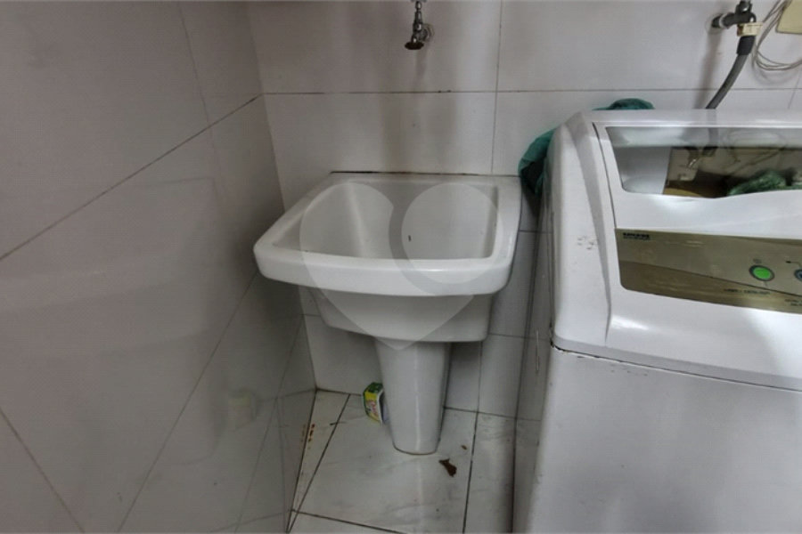 Casa à venda com 3 quartos, sendo 1 suíte, no condomínio Residencial Açaí, São Paulo - SP