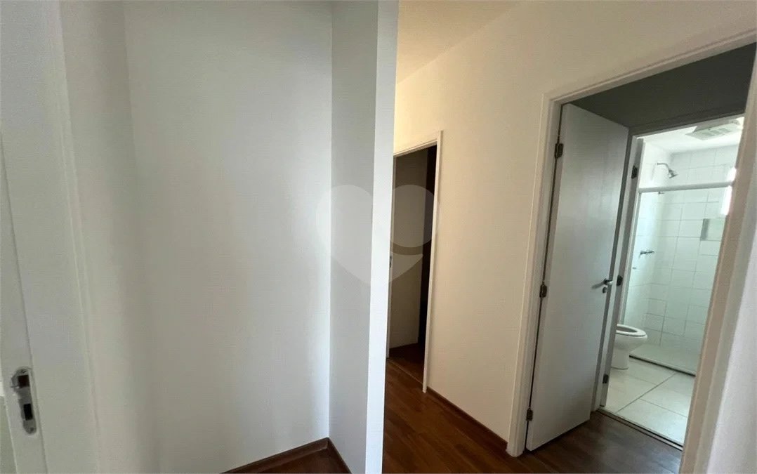 Excelente apartamento de 3 dormitórios, sendo uma Suíte e 2 vagas de garagem.