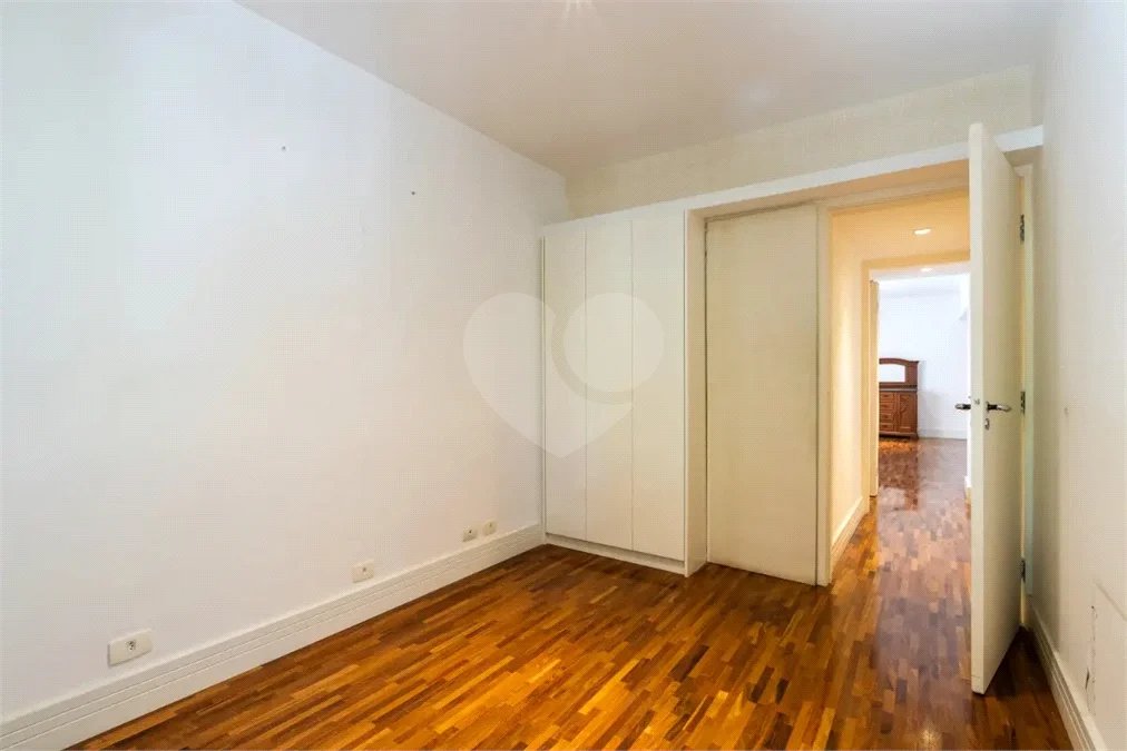 Apartamento para venda em Moema com 2 quartos, sendo 2 suítes, 70m²