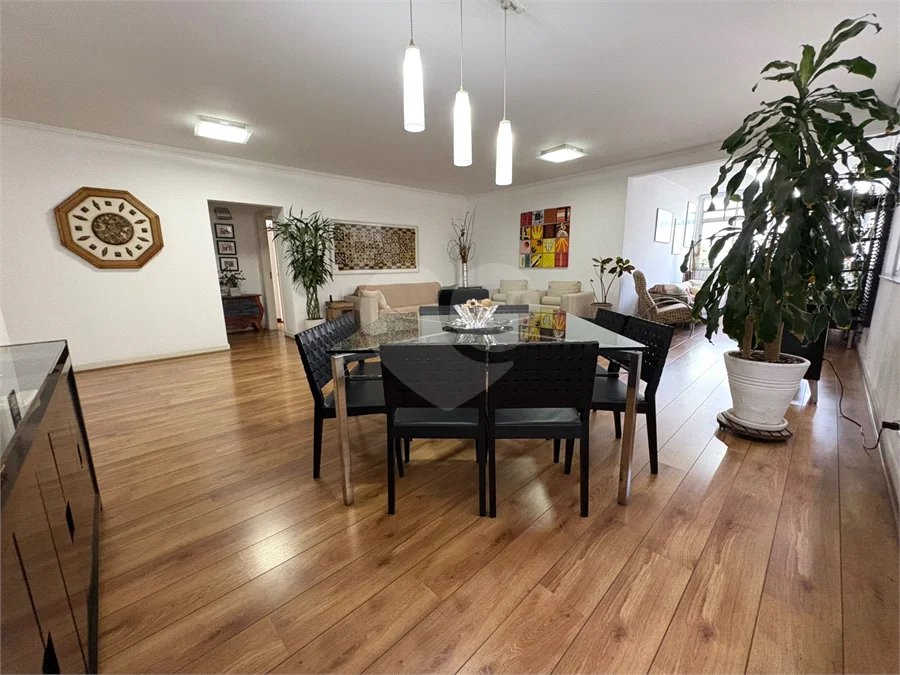 Apartamento Amplo e Mobiliado, 3 Dormitórios, 2 Vagas, Próximo à Paulista