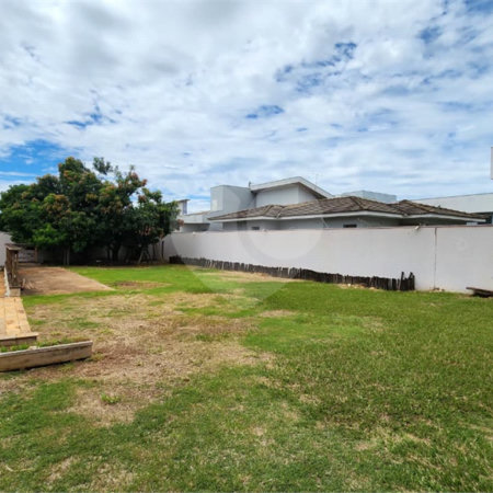 Lote á venda no residencial Eldorado.