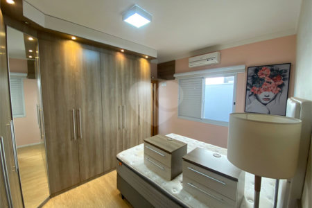 Casa térrea com piscina para venda no Condomínio Quebec.