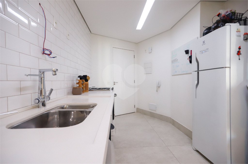 Apartamento à venda com 3 quartos, sendo 1 suíte,  em Vila Anastácio, São Paulo, SP