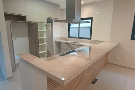 Casa para alugar com 3 quartos, sendo 1 suíte, no condomínio Recanto dos Paturis, Vinhedo - SP