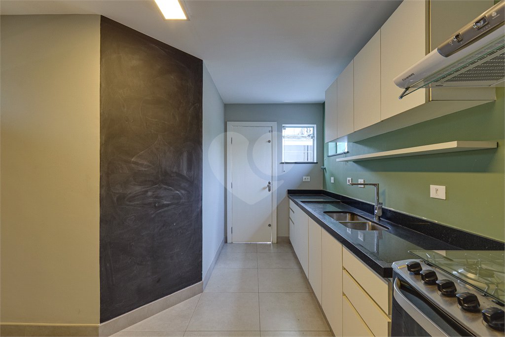 Sobrado à venda com 4 quartos, sendo 2 suítes, em Brooklin Velho, São Paulo, SP