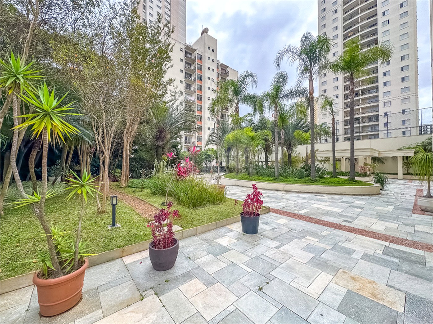 Apartamento à venda com 3 quartos, sendo 1 suíte, em Vila Sofia, São Paulo, SP